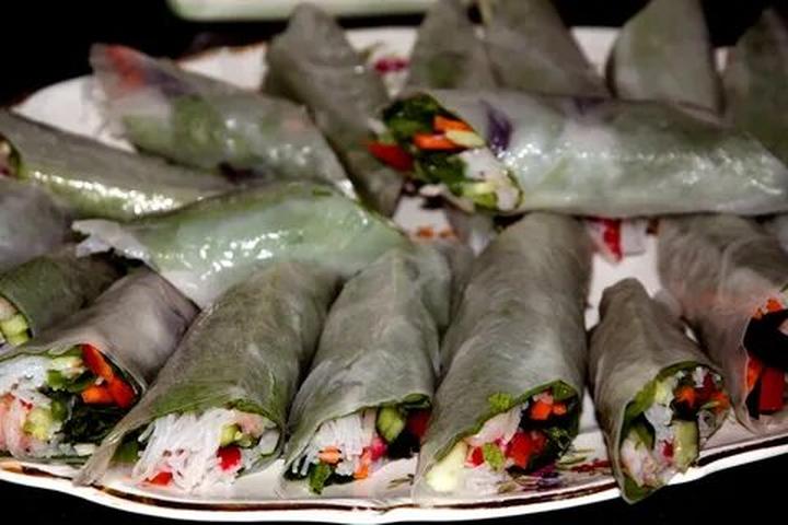 Áo sơ mi cổ bèo: Áo sơ mi cổ bèo là một trong những lỗi thời trong thời trang mà